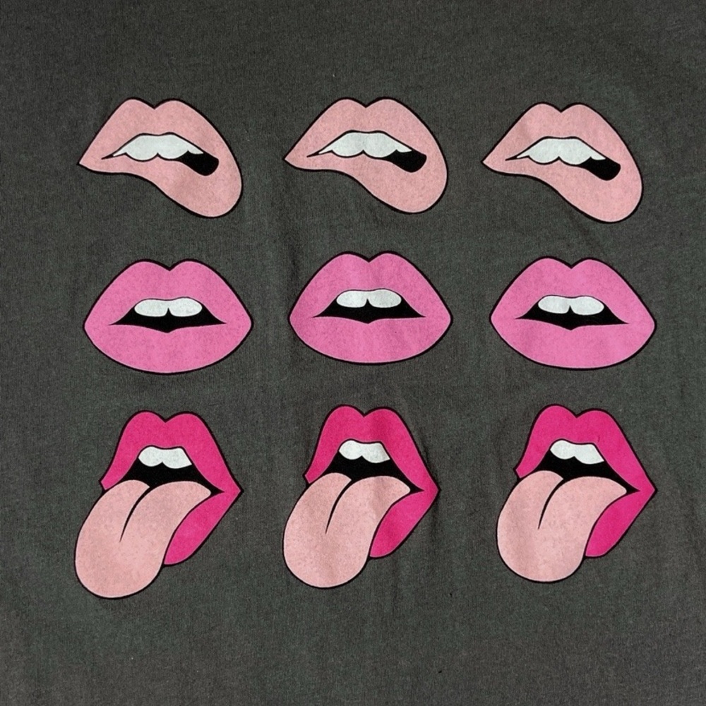 Kittenish Rocker Lips tee